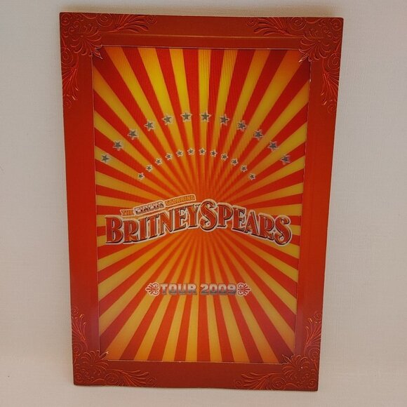 RETRO BRITNEY SPEARS Circus Tour Program 2009 with Lenticular Cover - Picture 1 of 9